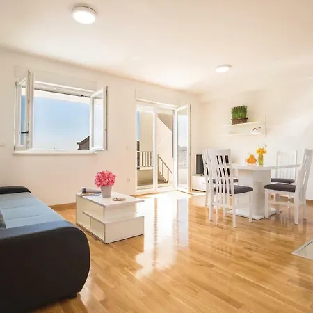 One-bedroom In * Makarska